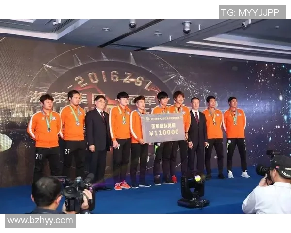 深圳足球队与杭州足球队的赛后分析与实力对比探讨 深圳足球队与杭州足球队的赛后分析与实力对比探讨