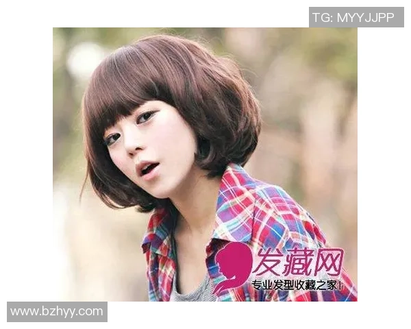 蓬松卷发的足球明星们如何用个性发型赢得球场与时尚的双重魅力 蓬松卷发的足球明星们如何用个性发型赢得球场与时尚的双重魅力